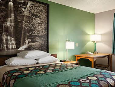 Super 8 By Wyndham Batesville Ngoại thất bức ảnh